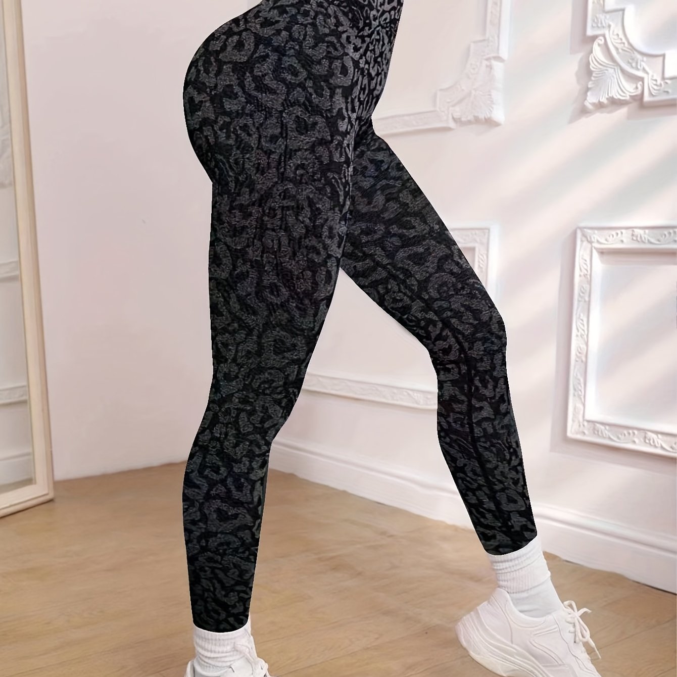 Miscozy Seamless High-Waisted Leopard Yoga Pants